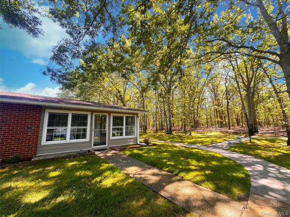 231 Blackpool Court F, Ridge NY 11961