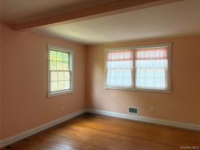 184 Mount Vernon Ave., Medford NY 11763