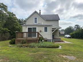 184 Mount Vernon Ave., Medford NY 11763