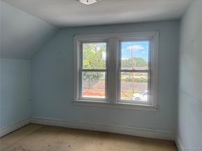 184 Mount Vernon Ave., Medford NY 11763