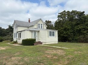 184 Mount Vernon Ave., Medford NY 11763