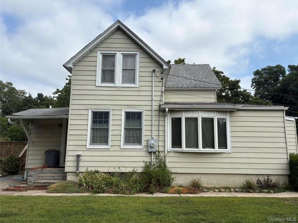 184 Mount Vernon Ave., Medford NY 11763