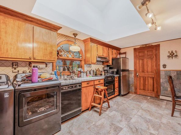 68 Lakeside Drive, Farmingville NY 11738
