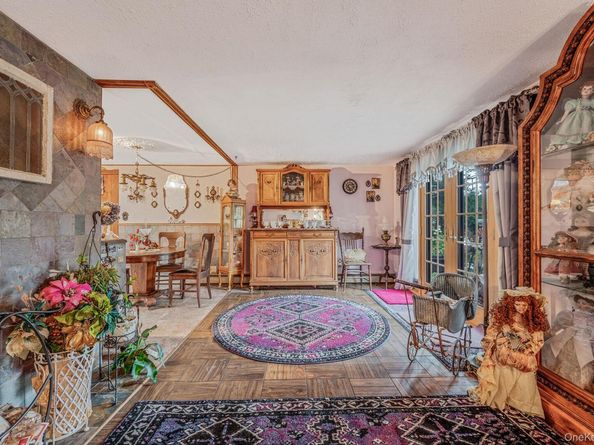 68 Lakeside Drive, Farmingville NY 11738