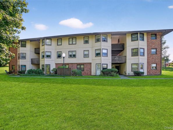 15 Essex Place 15K, Yorktown Heights NY 10598