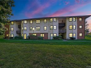 15 Essex Place 15K, Yorktown Heights NY 10598