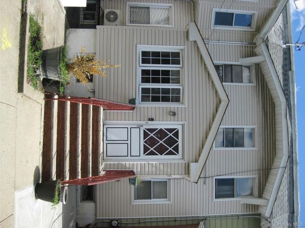 7807 76th Street, Glendale NY 11385