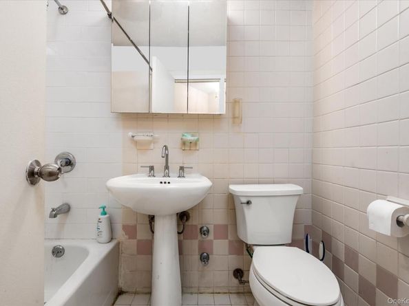125-10 Queens Boulevard 1425, Kew Gardens NY 11415