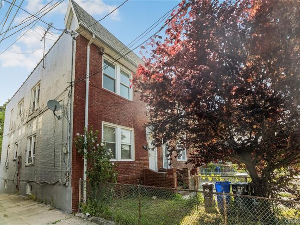 923 E 219 Street, Bronx NY 10469