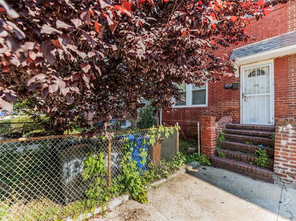 923 E 219 Street, Bronx NY 10469
