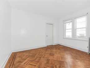 923 E 219 Street, Bronx NY 10469