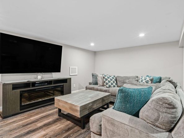 20 Wren Drive, Hauppauge NY 11788