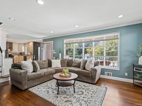 20 Wren Drive, Hauppauge NY 11788