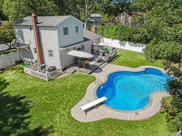 20 Wren Drive, Hauppauge NY 11788