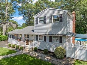 20 Wren Drive, Hauppauge NY 11788