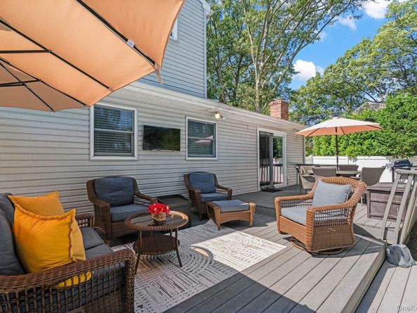 20 Wren Drive, Hauppauge NY 11788