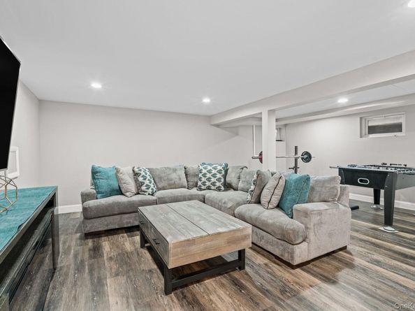 20 Wren Drive, Hauppauge NY 11788
