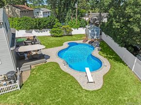 20 Wren Drive, Hauppauge NY 11788