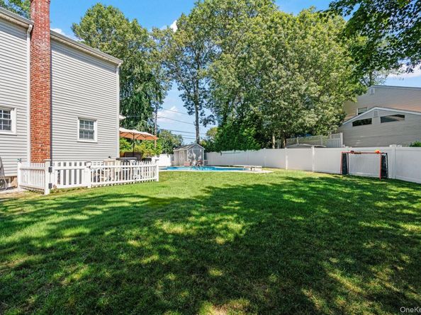 20 Wren Drive, Hauppauge NY 11788