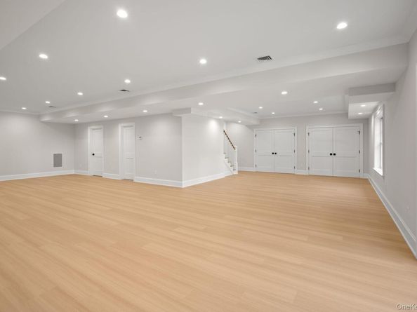 68 Saw Mill Road, Cold Spring Harbor NY 11724