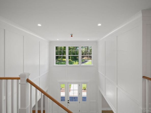 68 Saw Mill Road, Cold Spring Harbor NY 11724