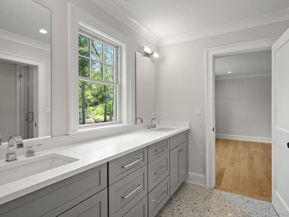 68 Saw Mill Road, Cold Spring Harbor NY 11724