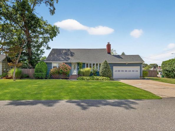 335 McCall Avenue, West Islip NY 11795