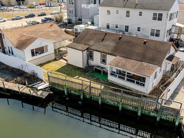 214 Beach 3rd Street, Far Rockaway NY 11691