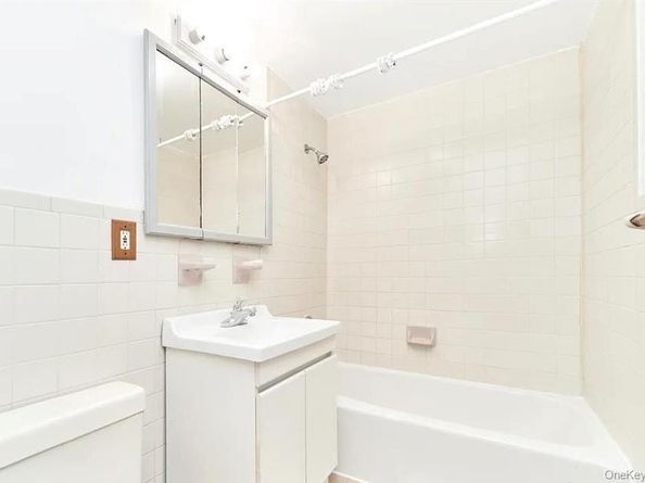 5611 Van Cleef Street, Corona NY 11368