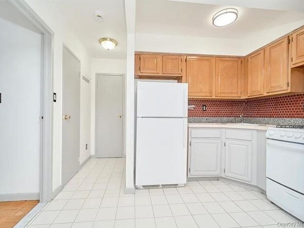 5611 Van Cleef Street, Corona NY 11368