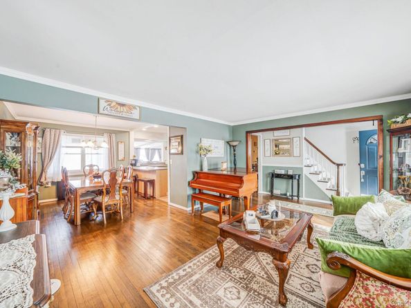 47 Grover Lane, East Northport NY 11731