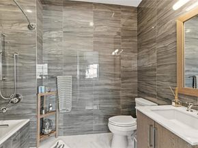 100 Garvies Point Road 1033, Glen Cove NY 11542