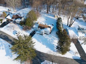 41 Foxhill Road, Valhalla NY 10595