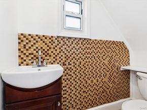 46 Benedict Avenue, Valley Stream NY 11580