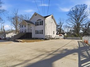 56 Park Lane, Medford NY 11763