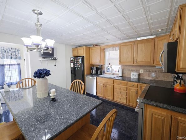 2725 Fenton Avenue, Bronx NY 10469