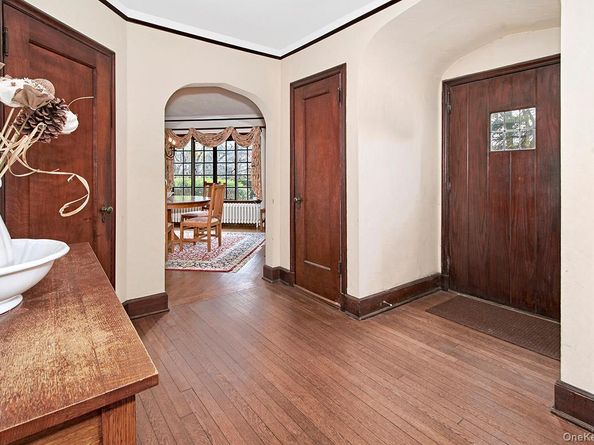 216 Hartsdale Avenue, White Plains NY 10606