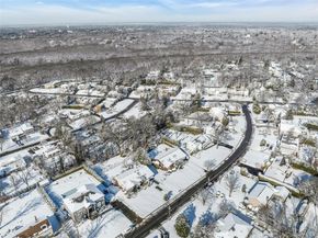 61 Hofstra Drive, Plainview NY 11803