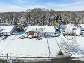 61 Hofstra Drive, Plainview NY 11803
