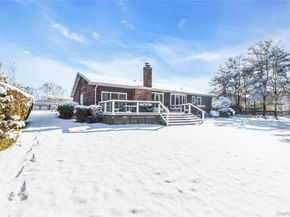 61 Hofstra Drive, Plainview NY 11803
