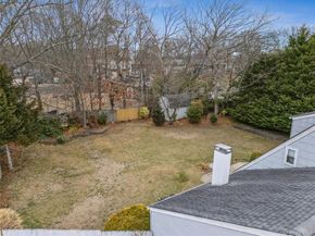 5 Haiti Lane, Coram NY 11727