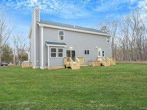 37 Locust Avenue S, Medford NY 11763