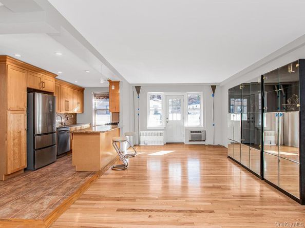 709 Warburton Ave 3B, Yonkers NY 10701