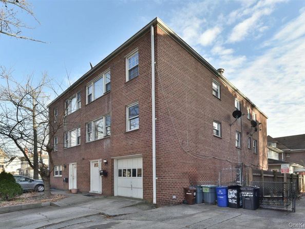 166-30 Gothic Drive, Jamaica Hills NY 11432