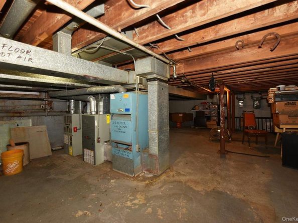 166-30 Gothic Drive, Jamaica Hills NY 11432