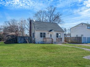 476 Revilo Avenue, Shirley NY 11967