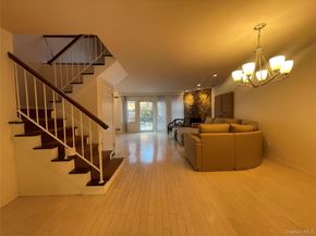 7 Village Lane, Woodbury NY 11797