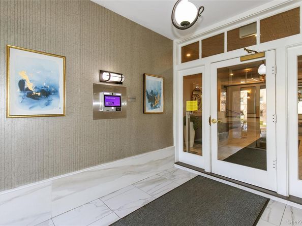 90 SCHENCK Avenue 3P, Great Neck NY 11021