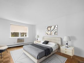 10 Ipswich Avenue 4M, Great Neck NY 11021