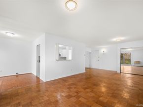 10 Ipswich Avenue 4M, Great Neck NY 11021